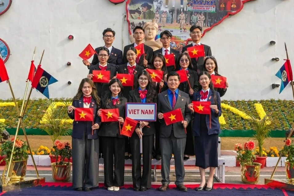 Giao lưu nhân dân từ những bước chân tuổi trẻ